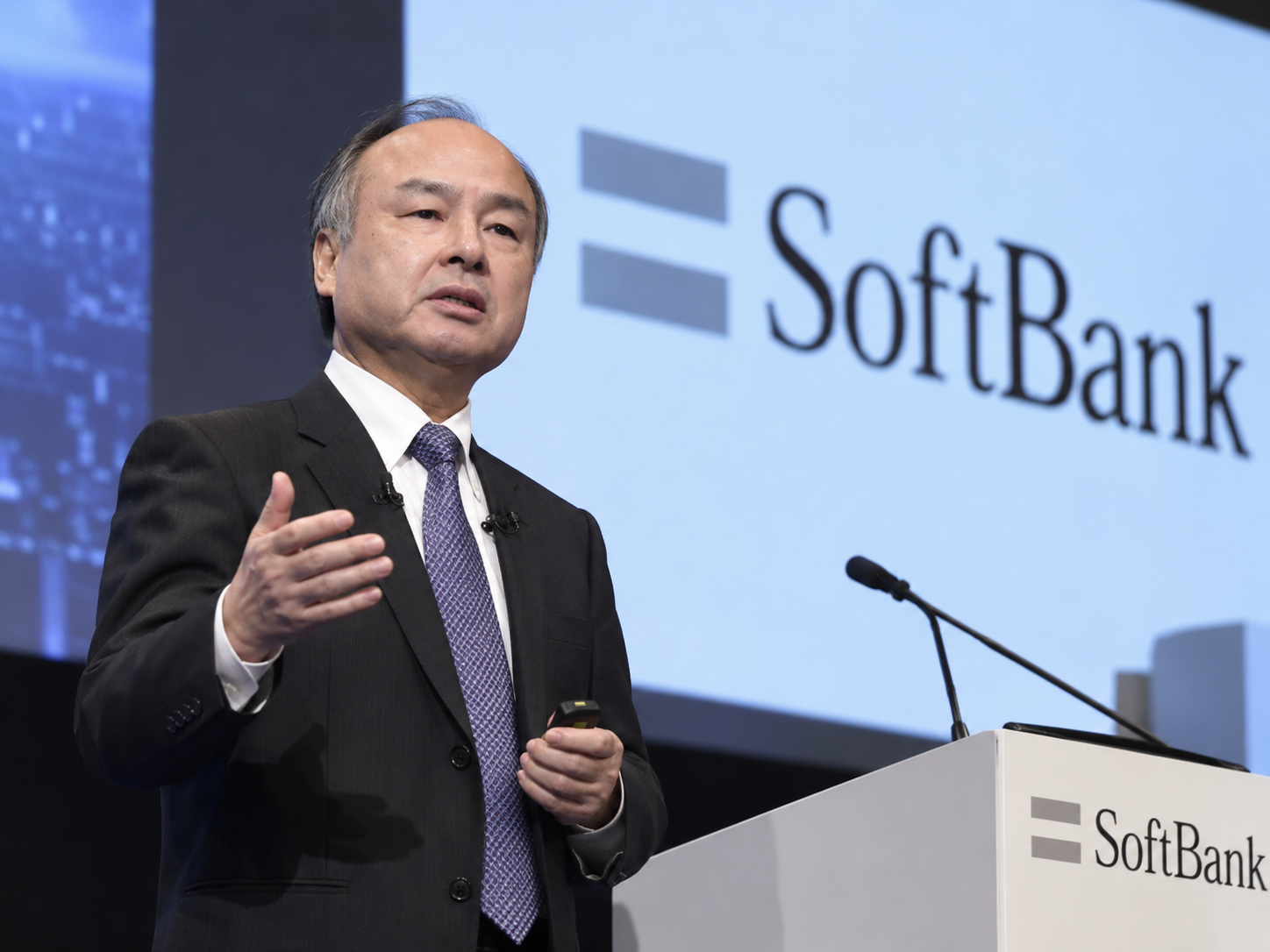 SoftBank stock is in a deep sell-off as AI Bubble Index jumps to 74